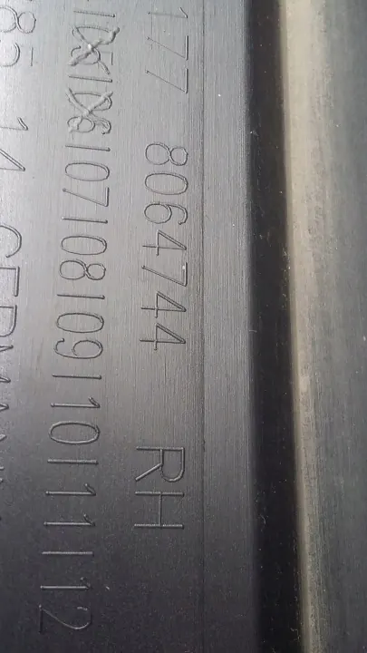 BMW OEM 8064744 Rechte Schwellerverkleidung G30/G31 image 3