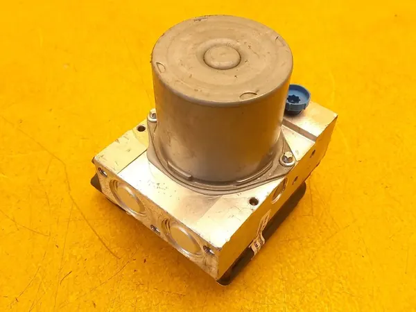 Mercedes-Benz Sprinter ABS-pomp A0014468089 image 3