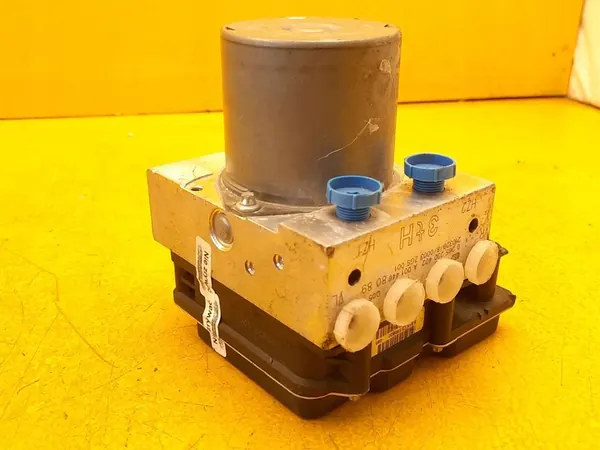 Mercedes-Benz Sprinter ABS-pomp A0014468089 image 4