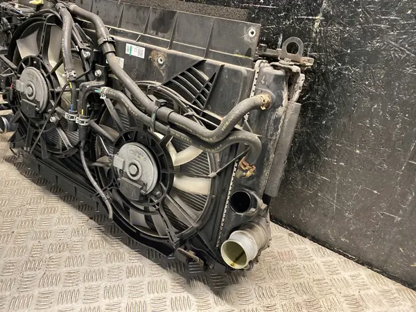 Toyota AVENSIS 2012 Enfriador de aire image 6