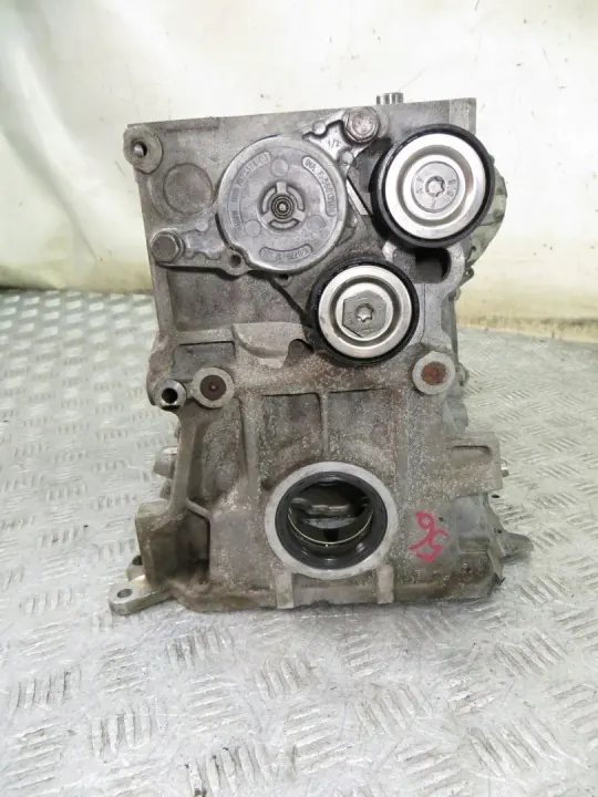BMW Moottorilohko N47C20A X1 F48 2.0D:lle image 6