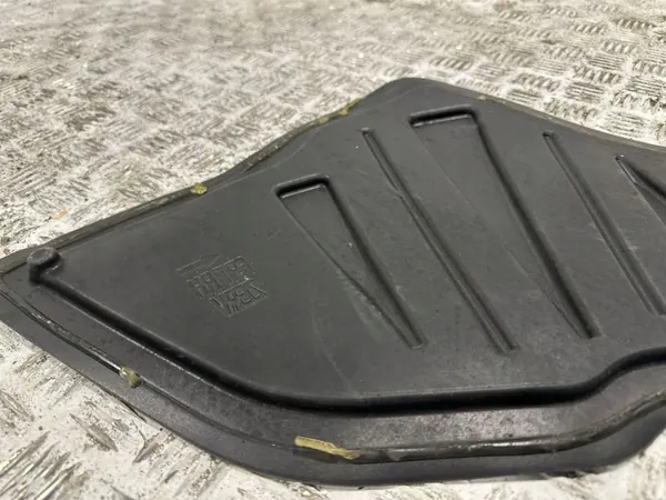 GHD1461 OEM Dörrisolering fram höger Chevrolet Corvette C8 image 4