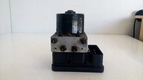 Pompe ABS OEM 1C0907379D pour VW Golf IV 1.9 TDI image 2