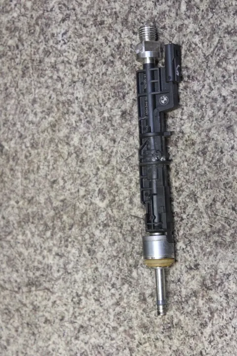 BMW F10 F20 2.0 Injektor 4804346 image 2