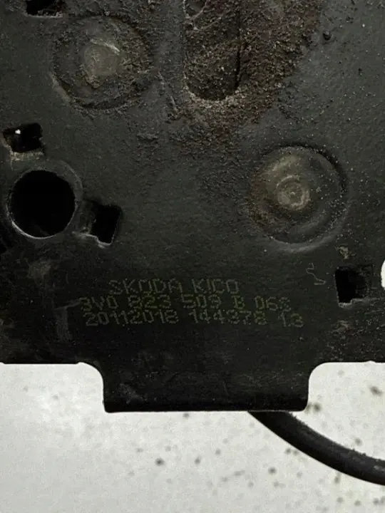 Motorhuvelås OEM 3V0823509B för Skoda Superb III image 3