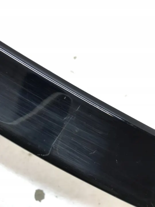 Spoiler arrière BMW OE 8064738 - État utilisé image 7