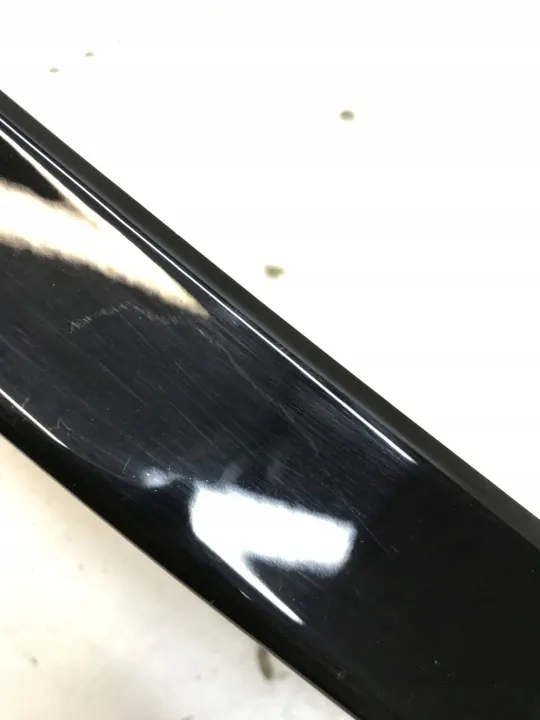 Spoiler arrière BMW OE 8064738 - État utilisé image 8