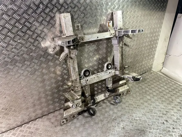 Jaguar I-Pace 2020 Framställning OEM J9D35C145AD image 7