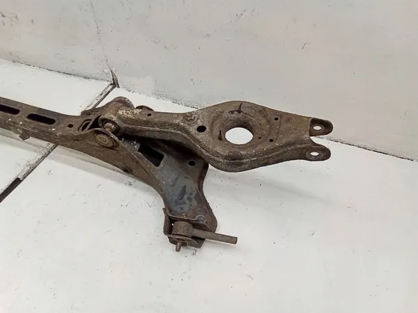 KIA Sportage 2011 Telaio ausiliario posteriore image 3