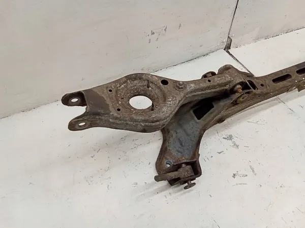 KIA Sportage 2011 Telaio ausiliario posteriore image 4