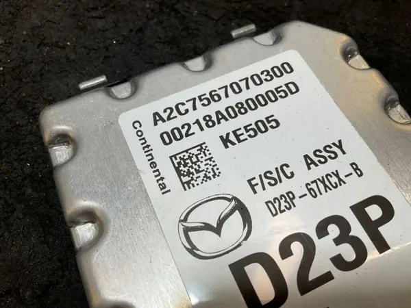 Mazda 2 etukamera OEM D23P67XCX - Käytetty image 3
