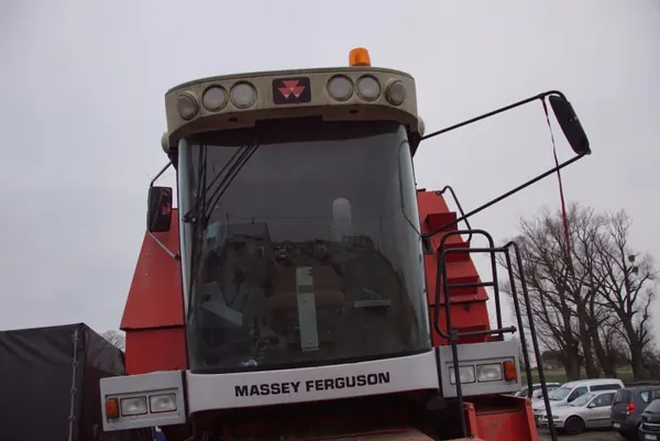 Cabine de moissonneuse MF36 d'occasion pour Massey Ferguson MF 36 image 2