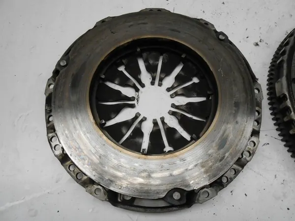 VOLANTE MOTOR DE DUPLO PESO COMPLETO RENAULT CAPTUR CLIO DUSTER image 9