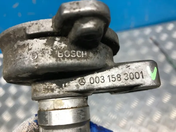 Mercedes W201 2.0 Ontstekingsspoel OEM 0031583001 image 4