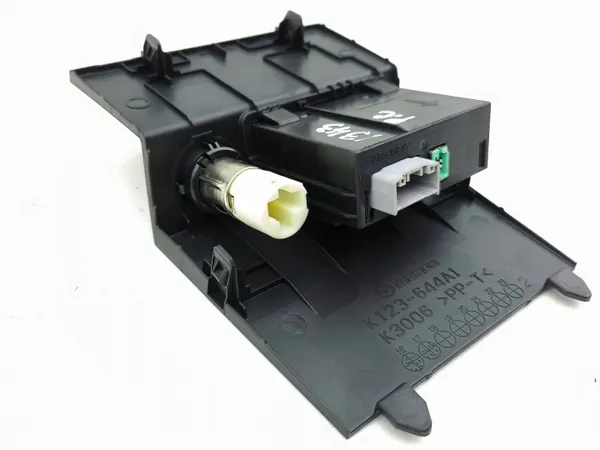 Mazda CX-5 II USB-aansluiting OEM K123644A1 2018 image 5