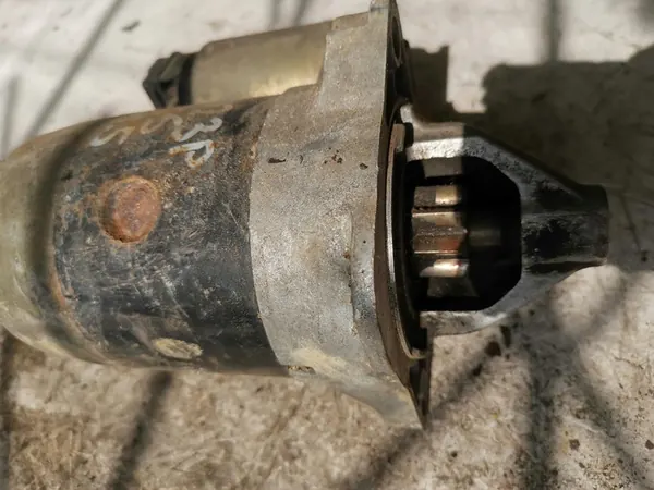 Motor de arranque MAZDA 323 F VI 1.5 M3T38882 Usado image 4