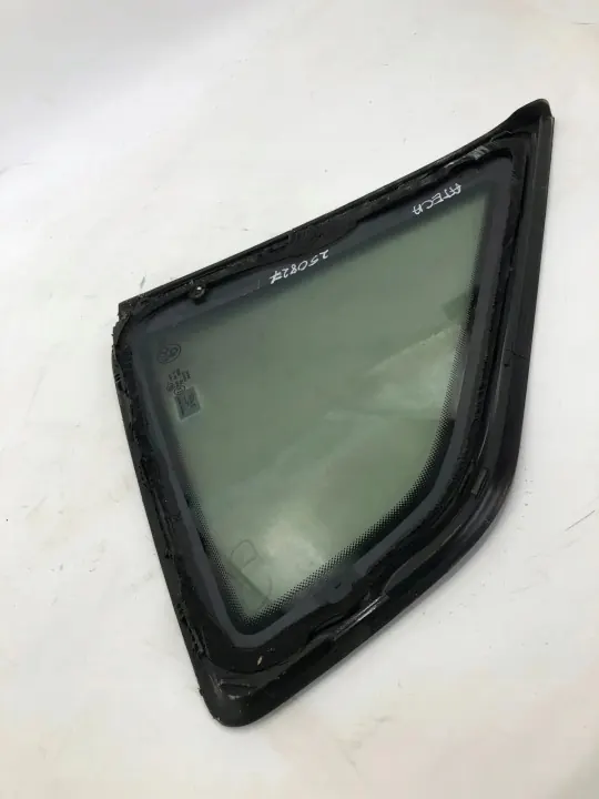Cristal trasero derecho SEAT ATECA OEM 43R00097 Usado image 3