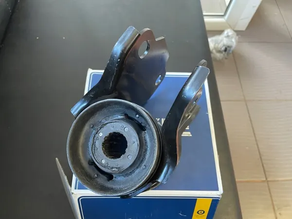 Silentblock de braço OEM 53-14 610 0013/HD usado image 3