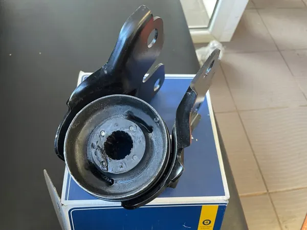 Silentblock de braço OEM 53-14 610 0013/HD usado image 4