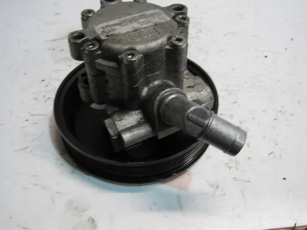 Bomba hidráulica Jeep 52060171AE image 2