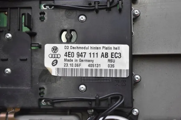 OEM 4E0947111AB Luz Interior Audi A8 D3 05-07 image 9