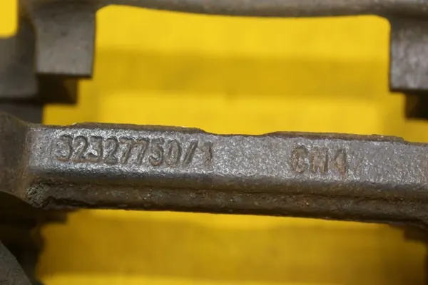 OEM 249 JARZMO OPEL Abrazadera Trasera Renault Trafic II image 7
