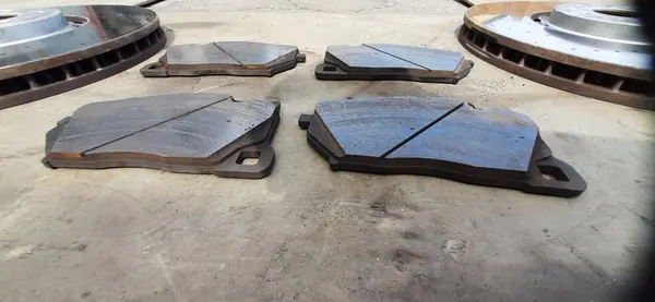 Conjunto de Disco e Pastilhas de Freio Audi RS6 C8 image 10