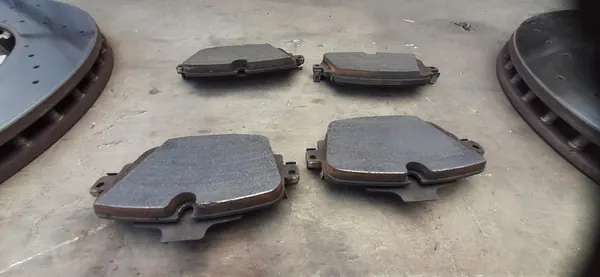 Conjunto de Disco e Pastilhas de Freio Audi RS6 C8 image 7