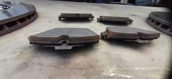 Conjunto de Disco e Pastilhas de Freio Audi RS6 C8 image 8