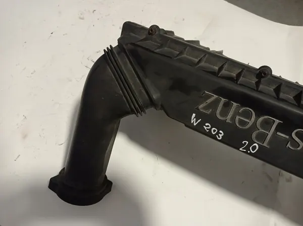 Ilmansuodattimen Kotelo Mercedes W203 2.0 A1110940304 image 2