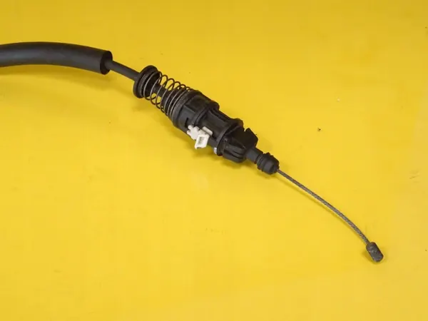 Enlace de Gas Mazda 626 OEM DRC69545 - Usado image 3