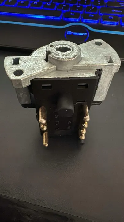 Saab 900 NG 9-3 Ignition Switch Connector 4946307 image 2