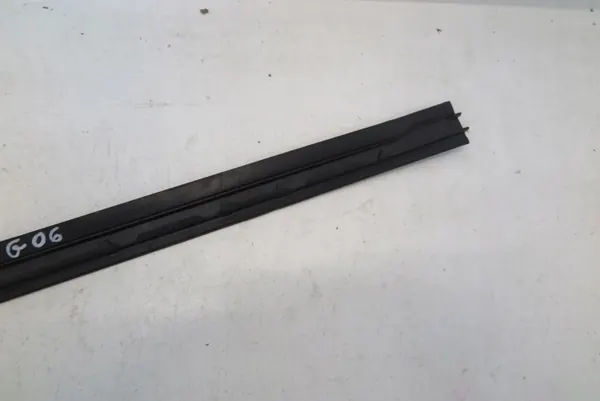 BMW X6 G06 rechte Windschutzscheibenleiste OEM 7465340 image 9