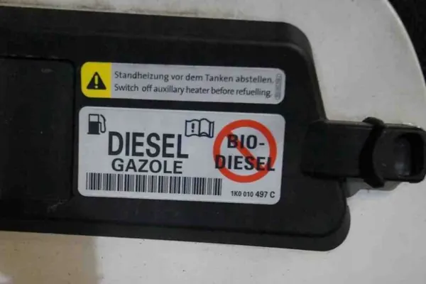 Tapa Depósito Combustible VW Touareg OEM 1K0010497C7P6809857A image 4