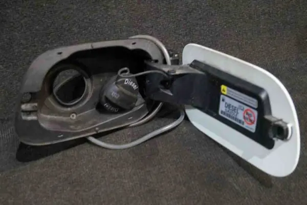 Tapa Depósito Combustible VW Touareg OEM 1K0010497C7P6809857A image 5