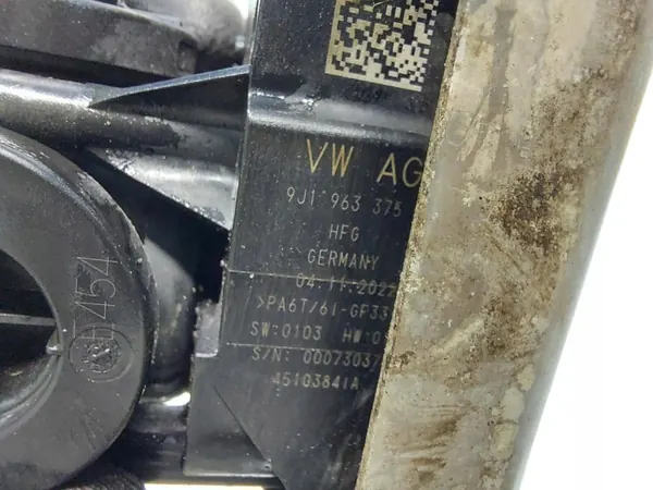 Porsche Taycan 4S Wasserventil OEM 9j1963375 - Gebraucht image 4