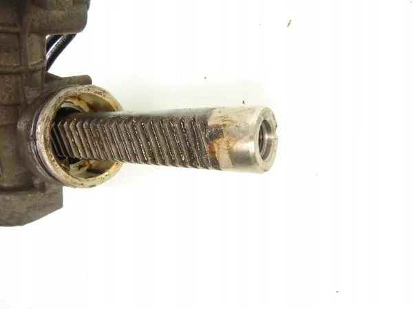 Pompe de direction assistée OEM 6C113200CC - Occasion image 8