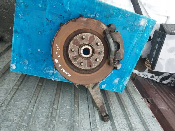 Mazda 6 GH Etu vasen jarrupuristin OEM Käytetty image 2
