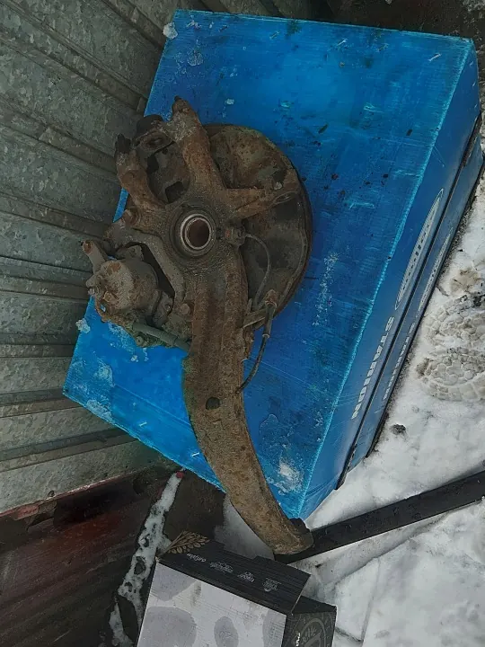 Mazda 6 GH Etu vasen jarrupuristin OEM Käytetty image 3