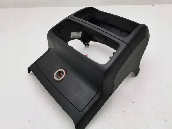 Audi A7 S7 12V-pistorasia OEM 4G0919180A - Taka image 3