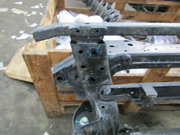 Voorophangingbalk OEM P6608089871 - Gebruikt image 3