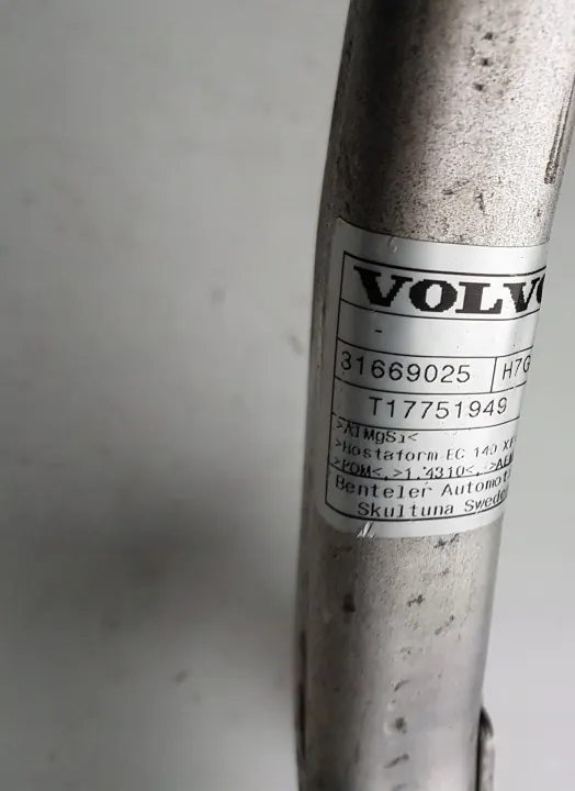 Volvo Tankvulpijp OEM 31669025 - Gebruikt image 3