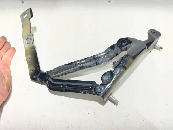 Tesla Model 3 Kofferbakscharnier Rechts Achter OEM 155148200 image 4