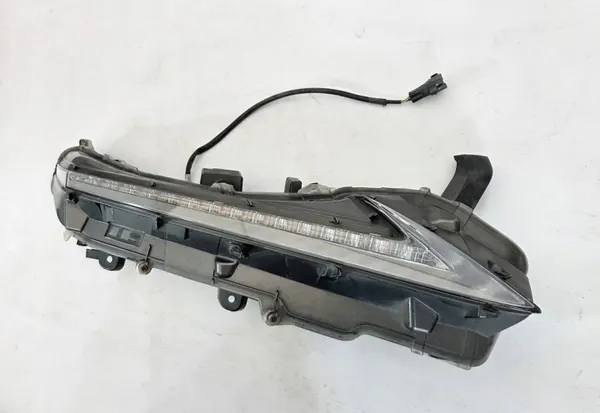 Phares DRL LED droit KOITO pour Lexus NX image 2