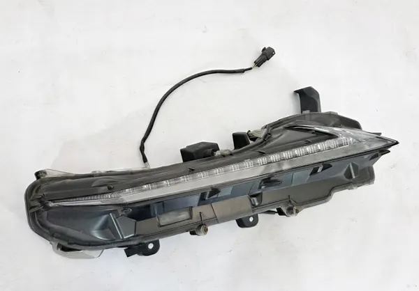 Phares DRL LED droit KOITO pour Lexus NX image 3
