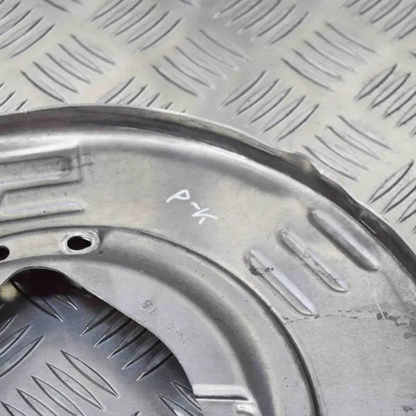 Tesla Model 3 2018 Linke Vorderradbremsscheibe OEM 1044661B image 5