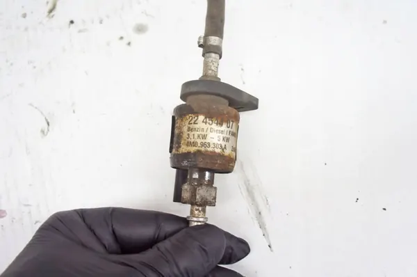 VD279 Audi A4 B9 3.0 TDI Fuel Pump Webasta 4M0963303A image 3