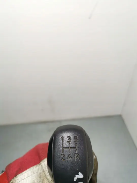 Pomo de mudanças Peugeot OEM FBZ13209 - Estado usado image 4