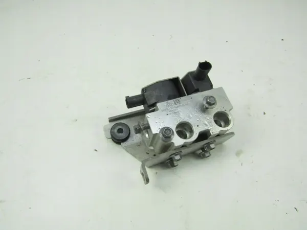 Volvo EX30 Ilmastointiventtiili OEM AK-6-87611 Käytetty image 4