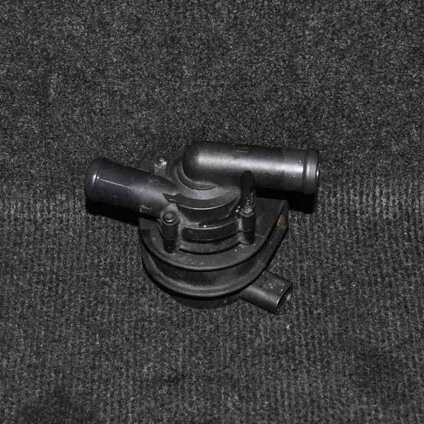 Audi OE Vattenpump 078 121 601B image 2